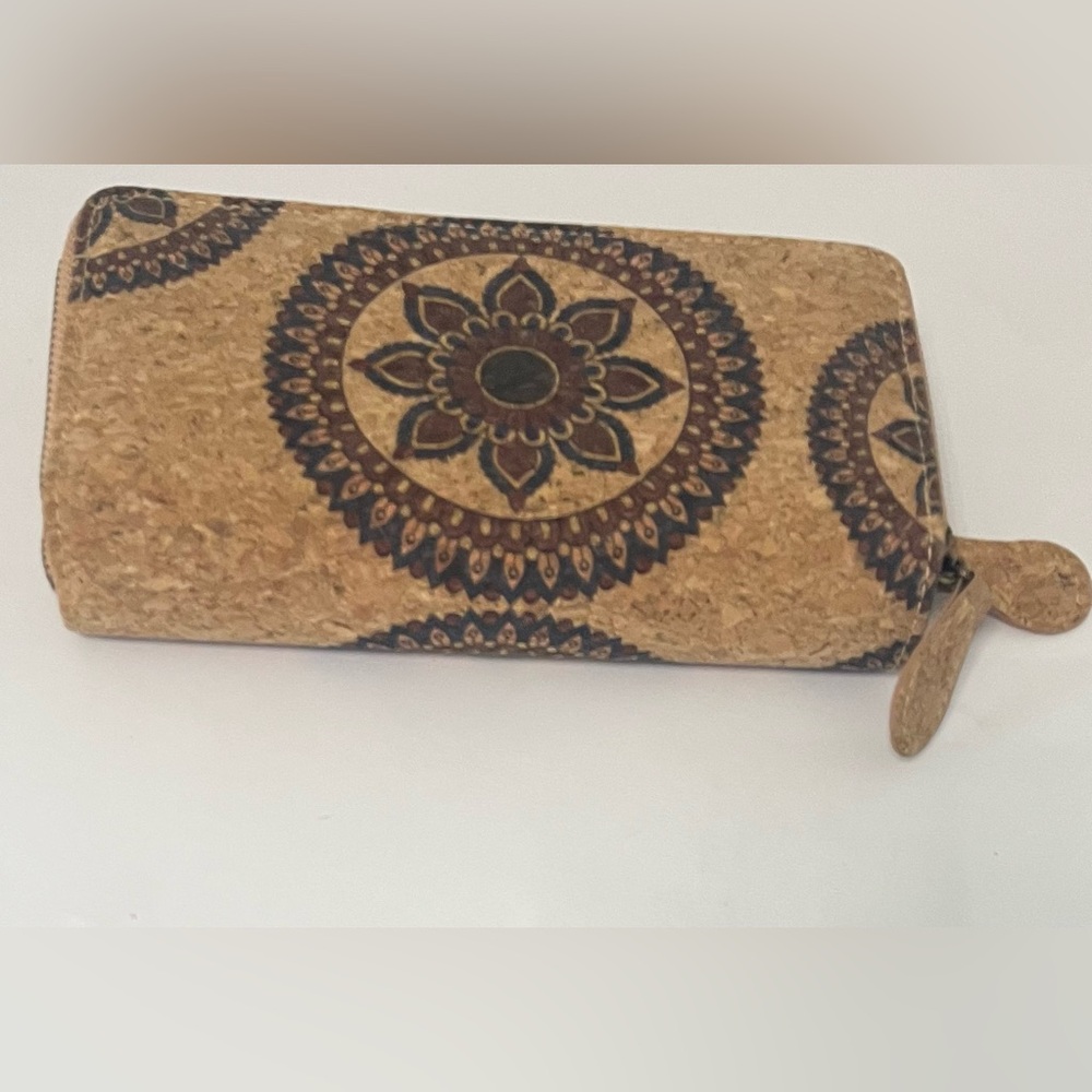 Natural cork crossbody bag and Cork zip around Wallet - Picture 6 of 16